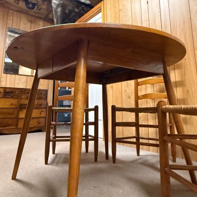 Round Mid-Century Style Kitchen Tables & Three Ladderback Chairs (BD-HS)