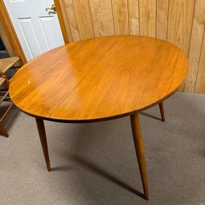 Round Mid-Century Style Kitchen Tables & Three Ladderback Chairs (BD-HS)
