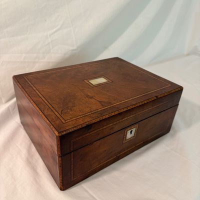 Wooden Jewelry Box with Mother of Pearl Inlay (BR2-BM)