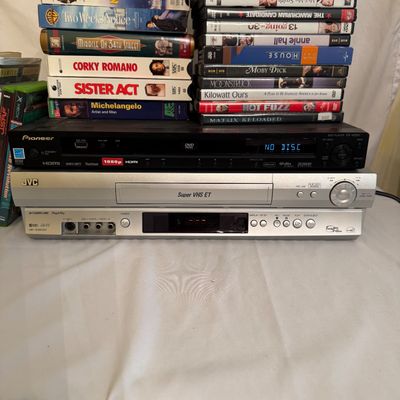 DVD & VHS Player with Tapes and DVD’s (LR-BM)