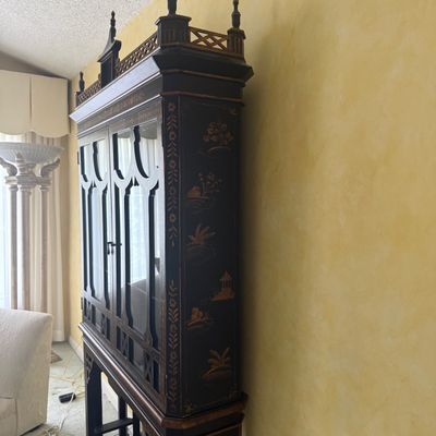 Chinese Chippendale Style Display Cabinet With Light (LR-BM)
