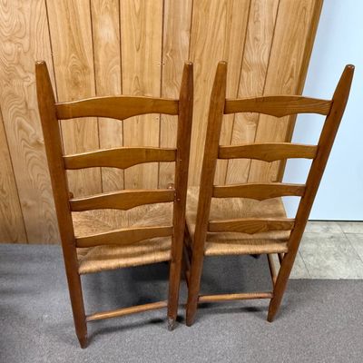 Round Mid-Century Style Kitchen Tables & Three Ladderback Chairs (BD-HS)