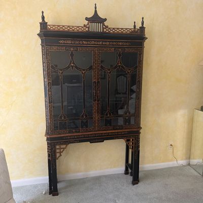 Chinese Chippendale Style Display Cabinet With Light (LR-BM)