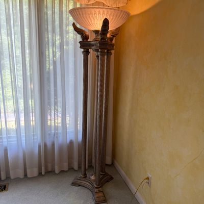 Neoclassical Pillar Floor Lamp (LR-BM)