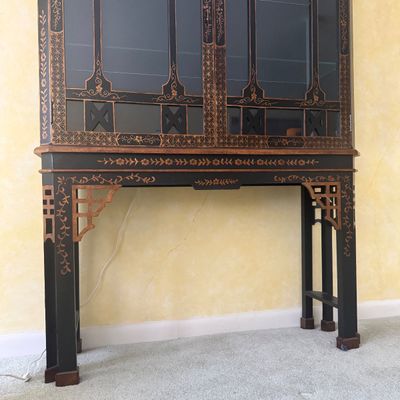 Chinese Chippendale Style Display Cabinet With Light (LR-BM)