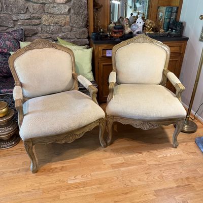 Pair of French Louis XV Beige Arm Chairs (D-BM)