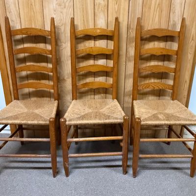 Round Mid-Century Style Kitchen Tables & Three Ladderback Chairs (BD-HS)
