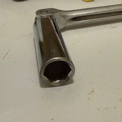 Variety of Hand Tools (U-HS)