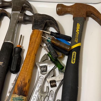 Variety of Hand Tools (U-HS)