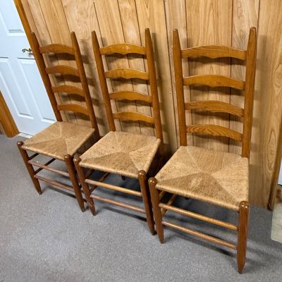 Round Mid-Century Style Kitchen Tables & Three Ladderback Chairs (BD-HS)