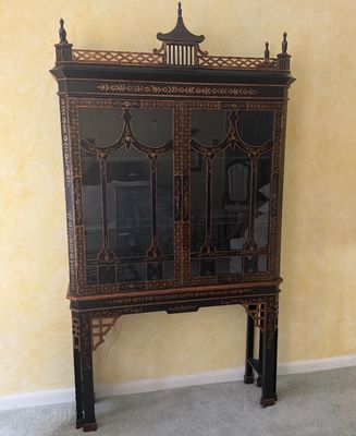 Chinese Chippendale Style Display Cabinet With Light (LR-BM)