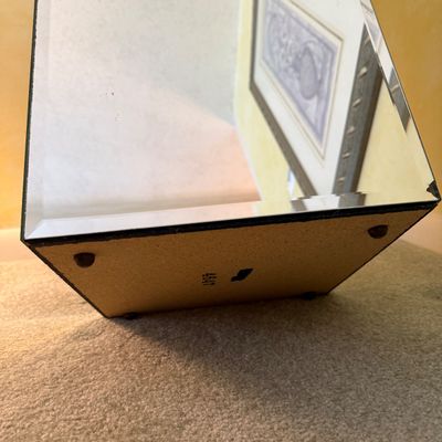 Mirrored Pedestal (LR-BM)