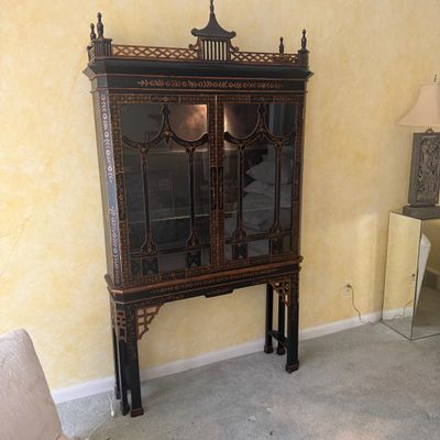 Chinese Chippendale Style Display Cabinet With Light (LR-BM)
