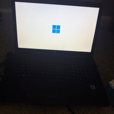 HP Laptop with 17” Screen & Stand (LR-MG)