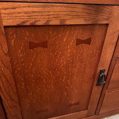 Broyhill Mission Style China Cabinet (DR-MG