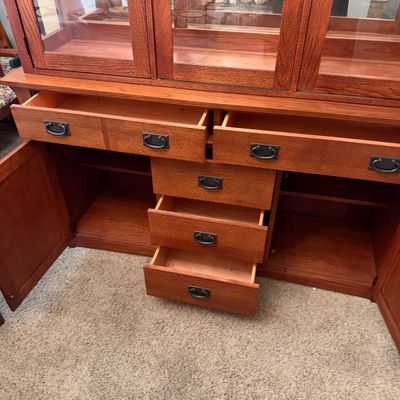 Broyhill Mission Style China Cabinet (DR-MG