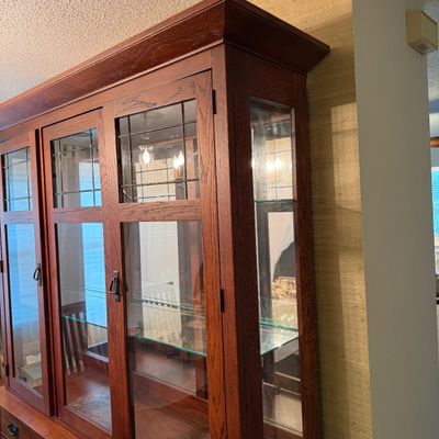 Broyhill Mission Style China Cabinet (DR-MG
