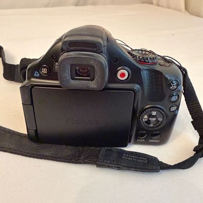 Canon SX40HS Digital Camera With Case & Charger (GB-MG)