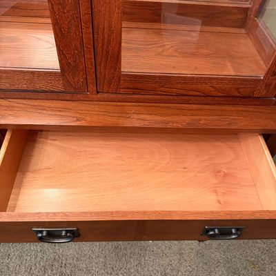 Broyhill Mission Style China Cabinet (DR-MG