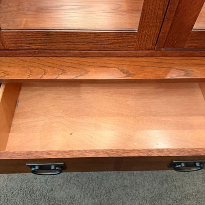 Broyhill Mission Style China Cabinet (DR-MG