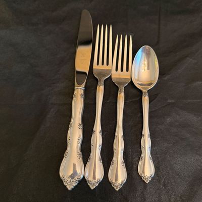 Gotham Sterling Silver Flatware Set (DR-MG)
