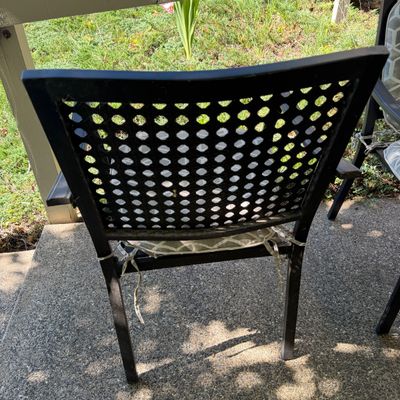 Two Aluminum Chairs & Table (H-MG)