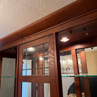 Broyhill Mission Style China Cabinet (DR-MG