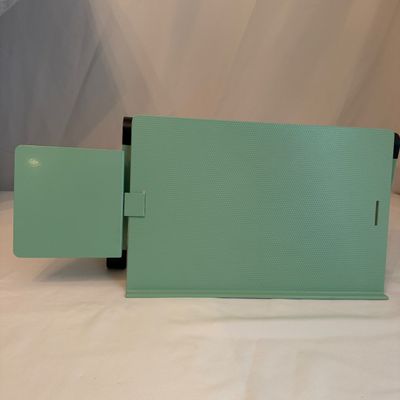 HP Laptop with 17” Screen & Stand (LR-MG)