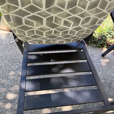 Two Aluminum Chairs & Table (H-MG)