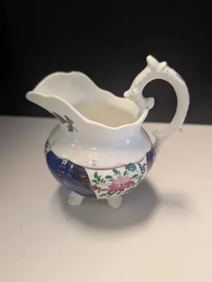 Gaudy Welsh British Pottery Bone China Tulip Pattern