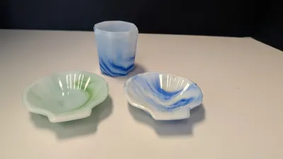 Vintage Akro Agate Glass Blue Swirl Milk Glass Slag Octagonal Faceted Cup & Shell Shaped Trinket Dishes