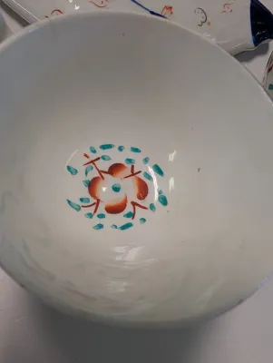 Gaudy Welsh British Pottery Bone China Tulip Pattern