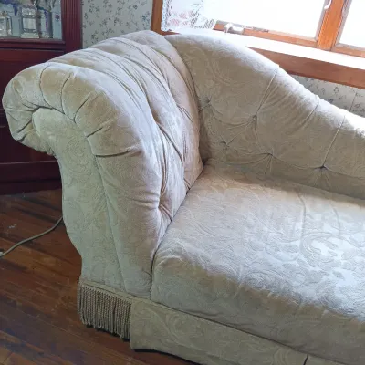LOT 139: Victorian-Inspired Chaise Lounge Chair