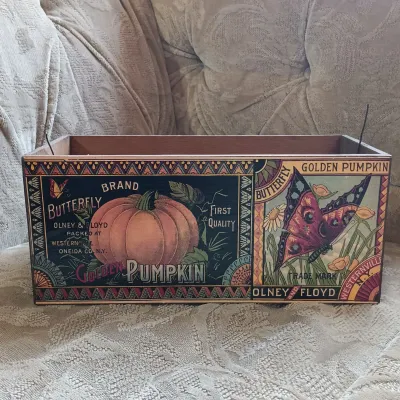 LOT 152: Country Kitchen Collection