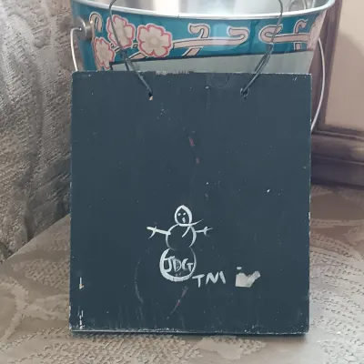 LOT 144: Beach-Themed Decor