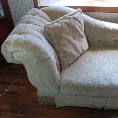 LOT 139: Victorian-Inspired Chaise Lounge Chair