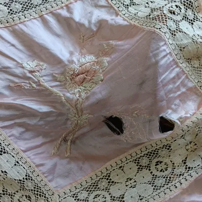 LOT 153: Vintique Tatting and Crocheted Doilies & More