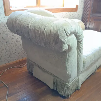 LOT 139: Victorian-Inspired Chaise Lounge Chair