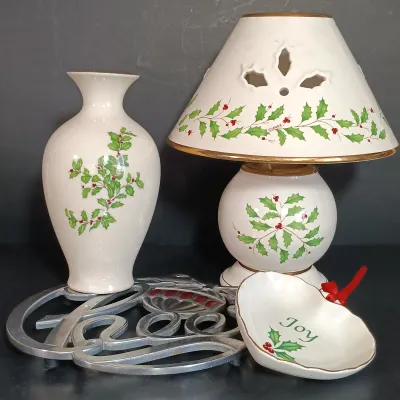 LOT 148: Lenox Holiday Trivet, Trinket Dish, Candle Lamp & Vase