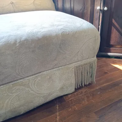 LOT 139: Victorian-Inspired Chaise Lounge Chair