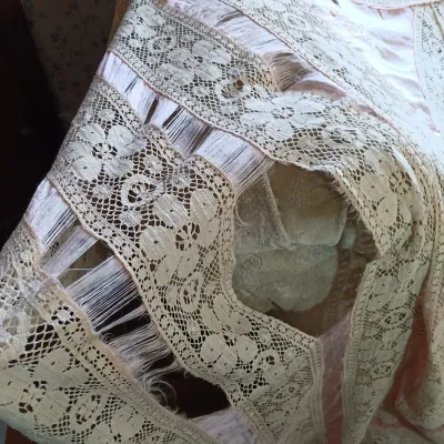 LOT 153: Vintique Tatting and Crocheted Doilies & More