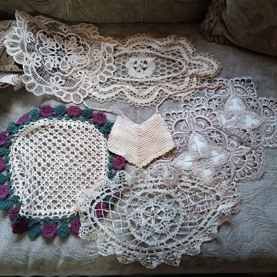 LOT 153: Vintique Tatting and Crocheted Doilies & More