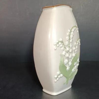 LOT 145: Lenox 8.25" Lily of the Valley Vase, Nantucket Handled Candle Holder, Floral Basket & New Years 2000 Trinket