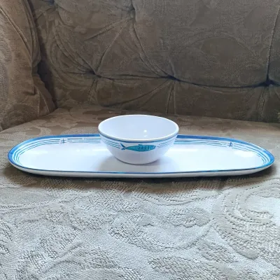 LOT 144: Beach-Themed Decor