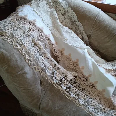 LOT 153: Vintique Tatting and Crocheted Doilies & More