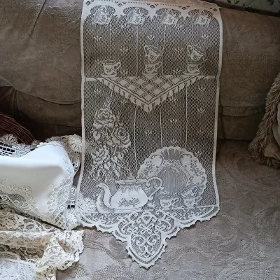 LOT 153: Vintique Tatting and Crocheted Doilies & More
