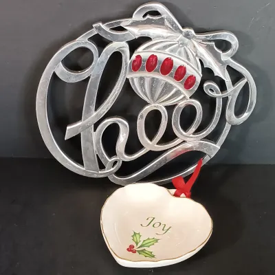 LOT 148: Lenox Holiday Trivet, Trinket Dish, Candle Lamp & Vase