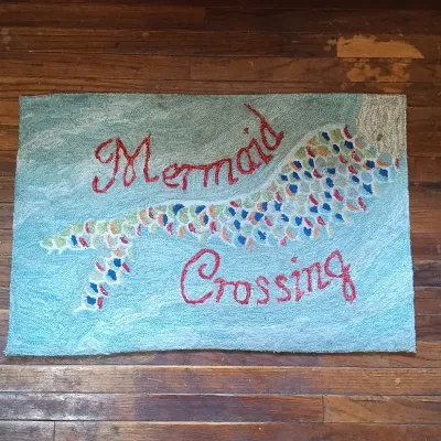 LOT 144: Beach-Themed Decor