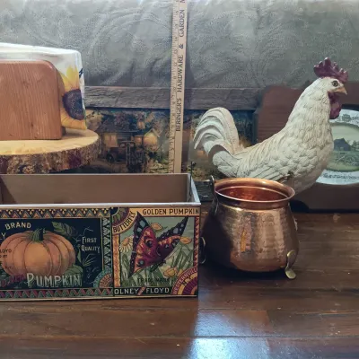 LOT 152: Country Kitchen Collection
