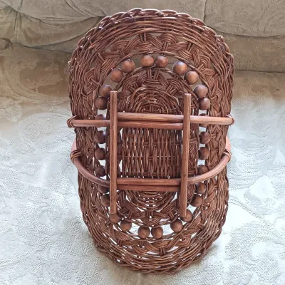 LOT 153: Vintique Tatting and Crocheted Doilies & More